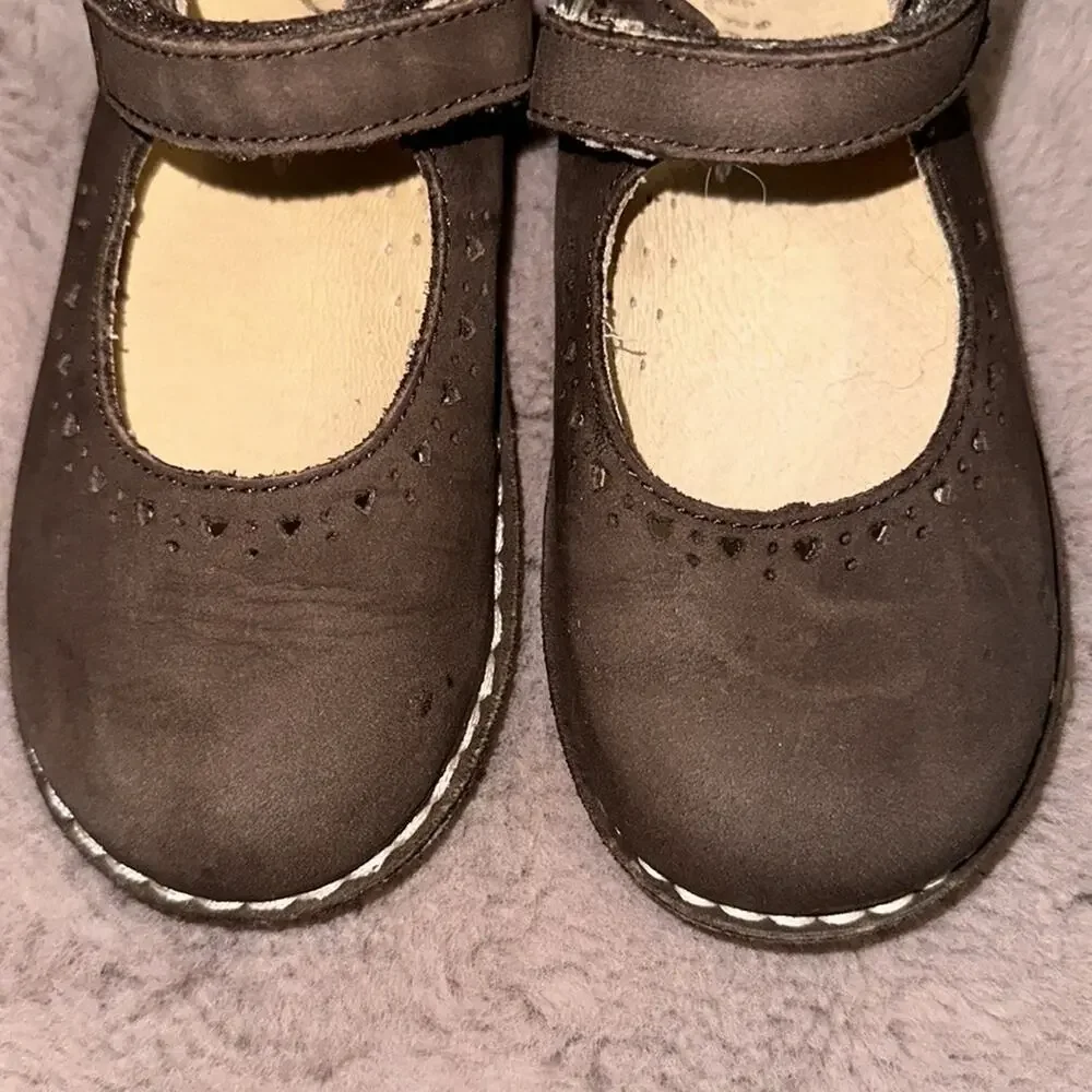 Willits Brown Mary Janes Size 9.5